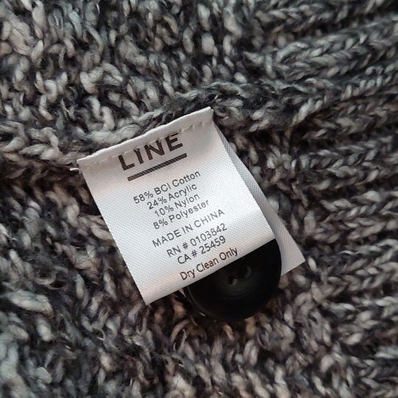 Women's NWT cardigan sweater Size Large - Picture 7 of 7